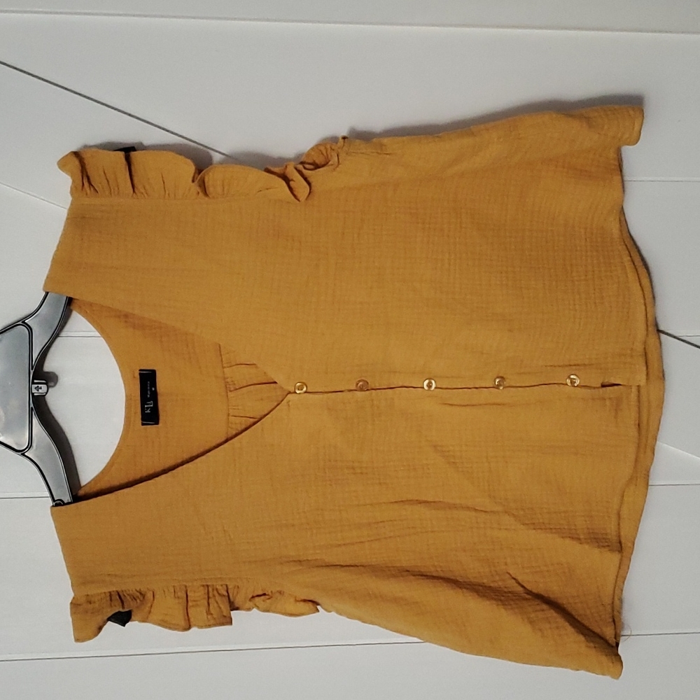 Mustard yellow top